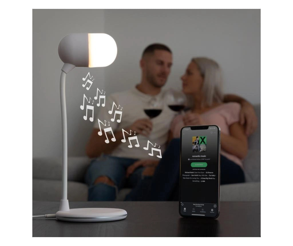 Lampa sa zvučnikom i bežičnim punjačem